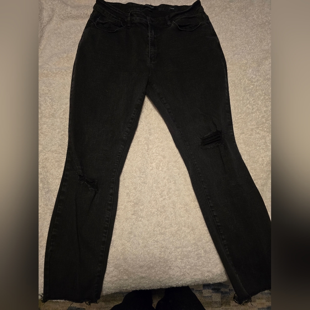 Judy Blue Women's Black Distressed Skinny Jeans